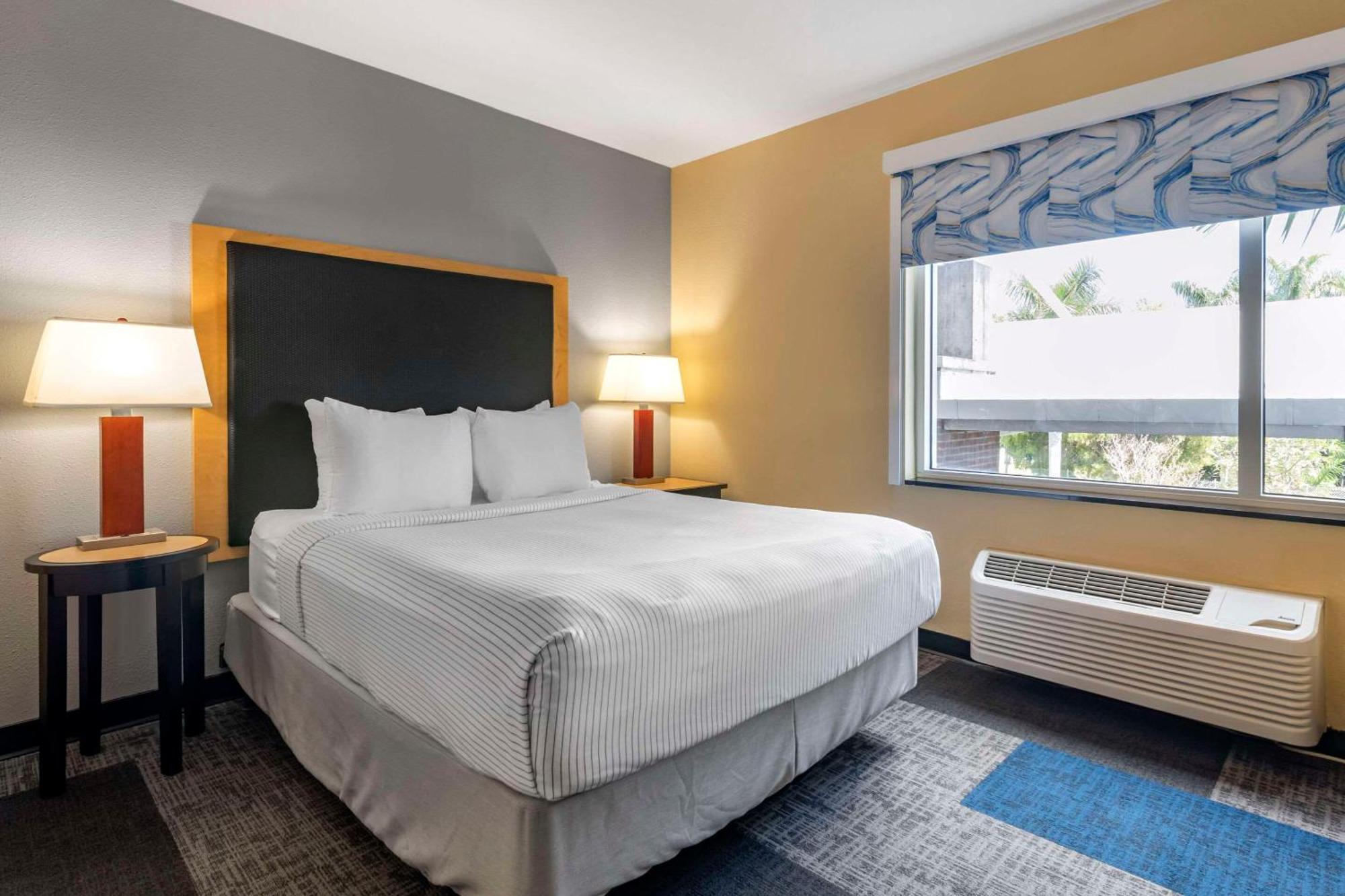 แคมเบรีย โฮเทล ฟอร์ตลอเดอร์เดล, แอร์พอร์ต เซาท์ แอนด์ ครูซ พอร์ต Hotel ดาเนียบีช ภายนอก รูปภาพ