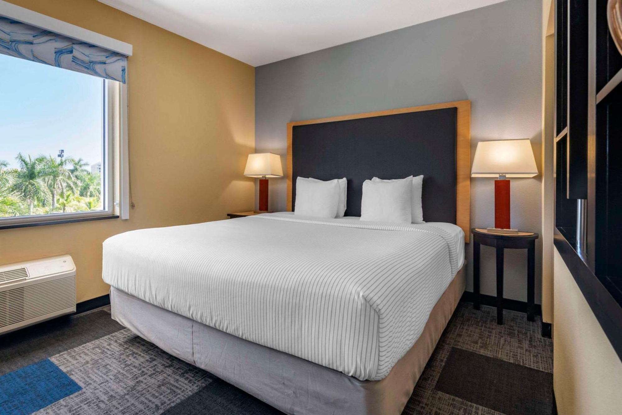 แคมเบรีย โฮเทล ฟอร์ตลอเดอร์เดล, แอร์พอร์ต เซาท์ แอนด์ ครูซ พอร์ต Hotel ดาเนียบีช ภายนอก รูปภาพ